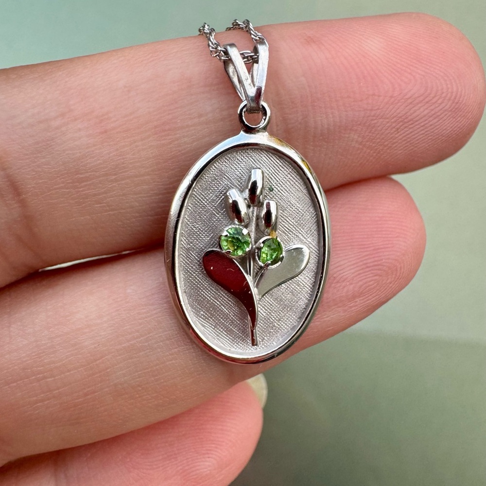 Elegant Sterling Silver Pendant Necklace with Green Stone Details
